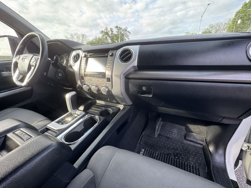 2017 Toyota Tundra Image 27