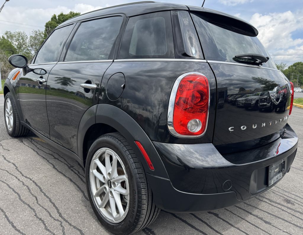 2015 MINI Cooper Image 15