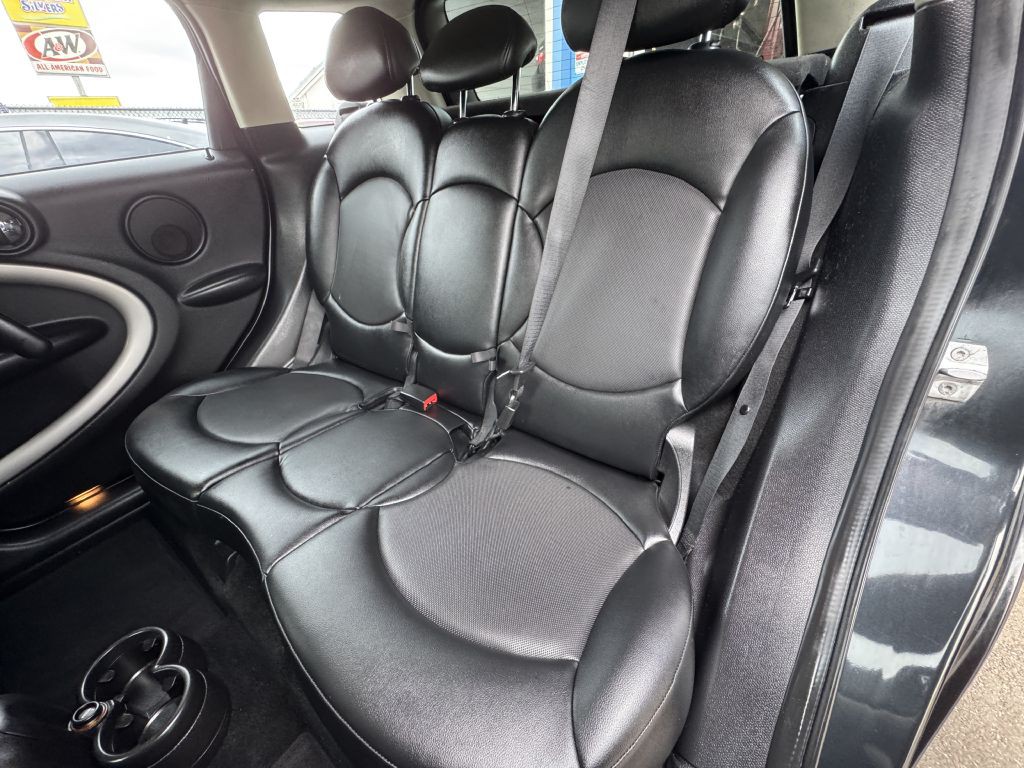 2015 MINI Cooper Image 19
