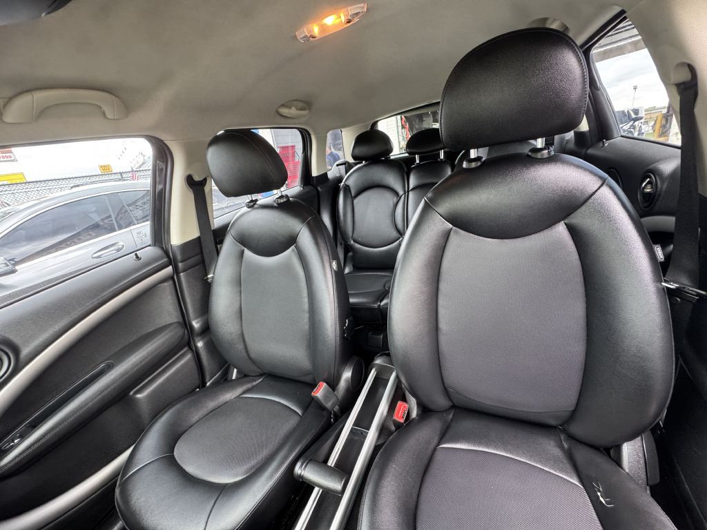 2015 MINI Cooper Image 23