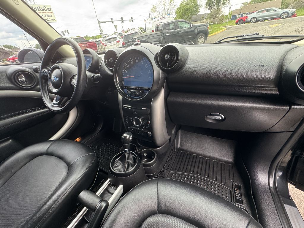 2015 MINI Cooper Image 28
