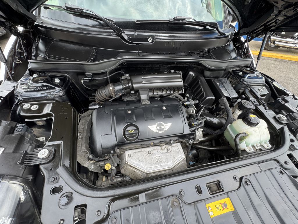2015 MINI Cooper Image 29