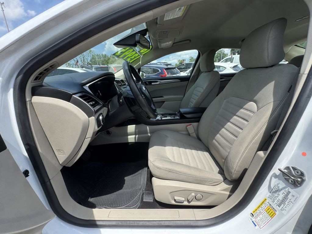 2018 Ford Fusion Image 16