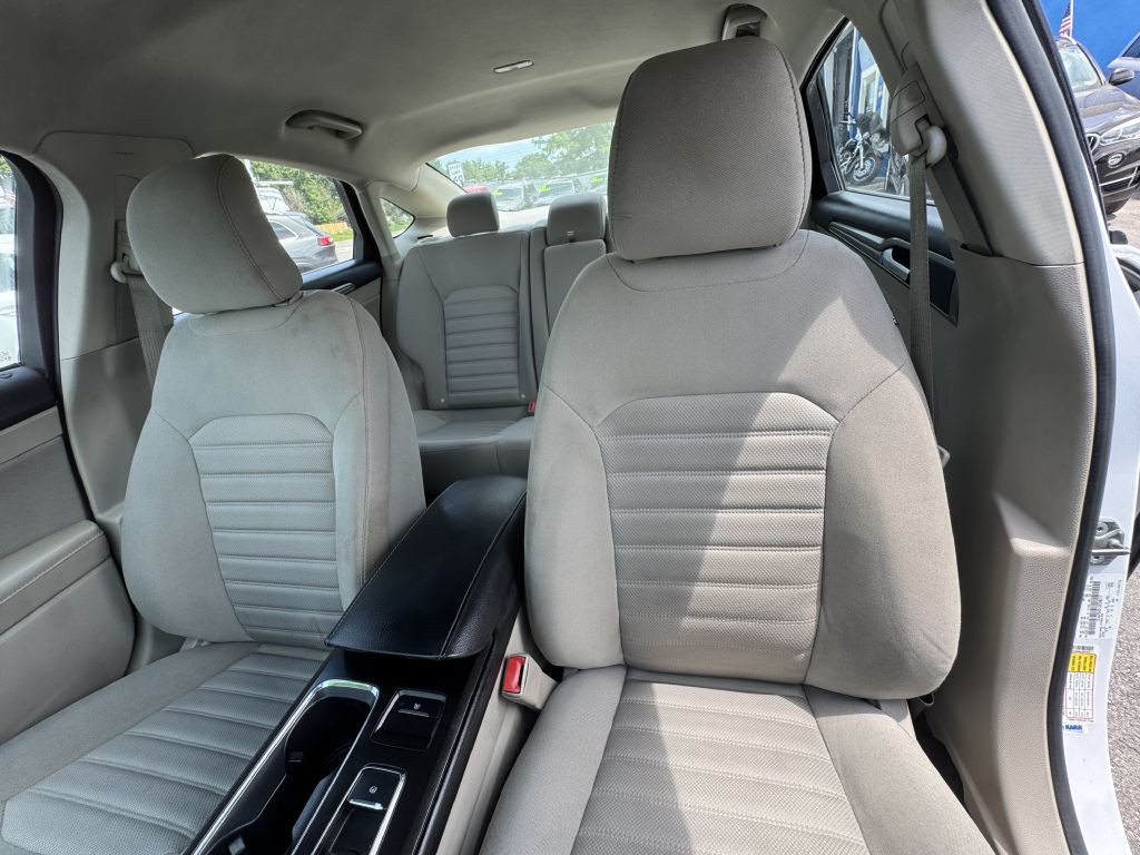 2018 Ford Fusion Image 17