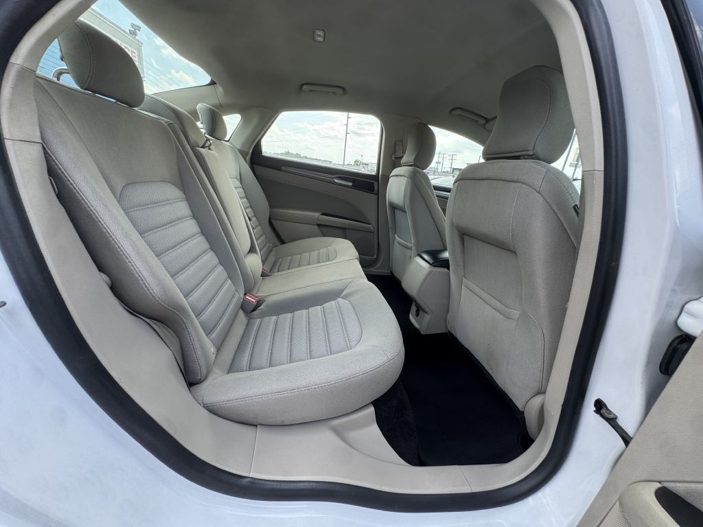 2018 Ford Fusion Image 24