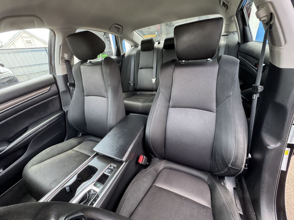 2019 Honda Accord Image 24