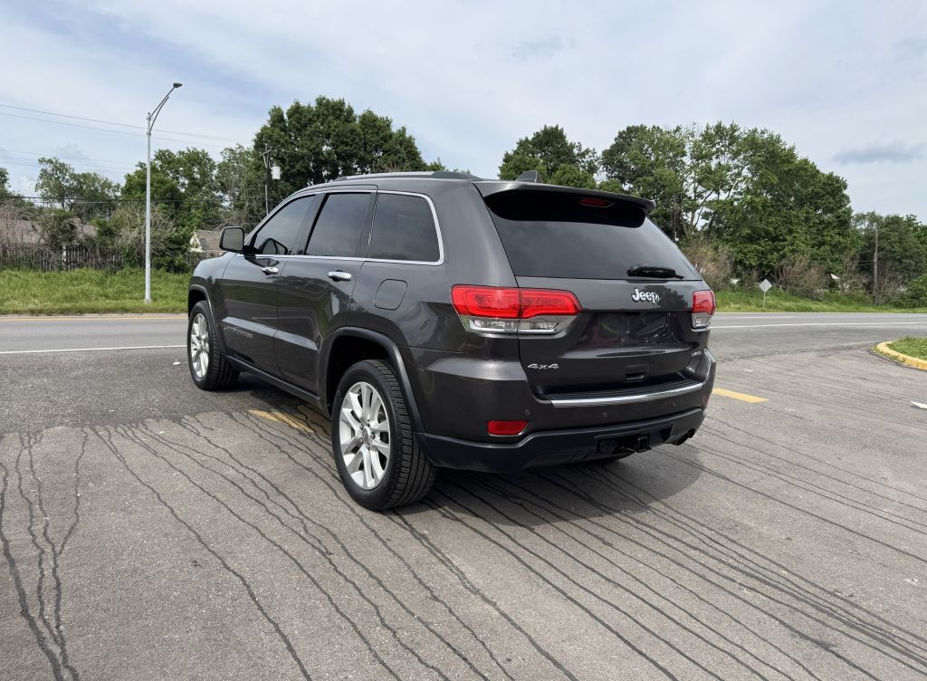 2017 Jeep Grand Cherokee Image 12