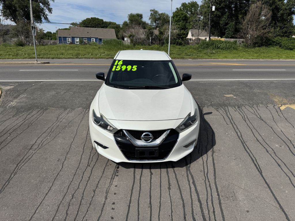 2016 Nissan Maxima Image 3