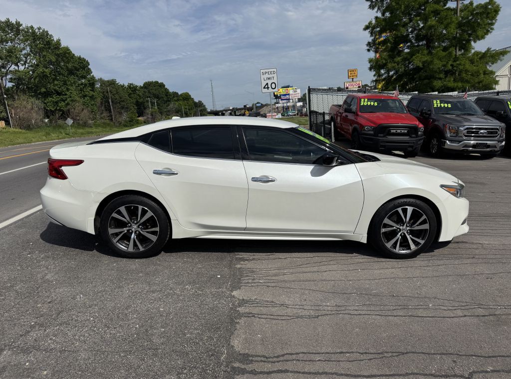 2016 Nissan Maxima Image 8