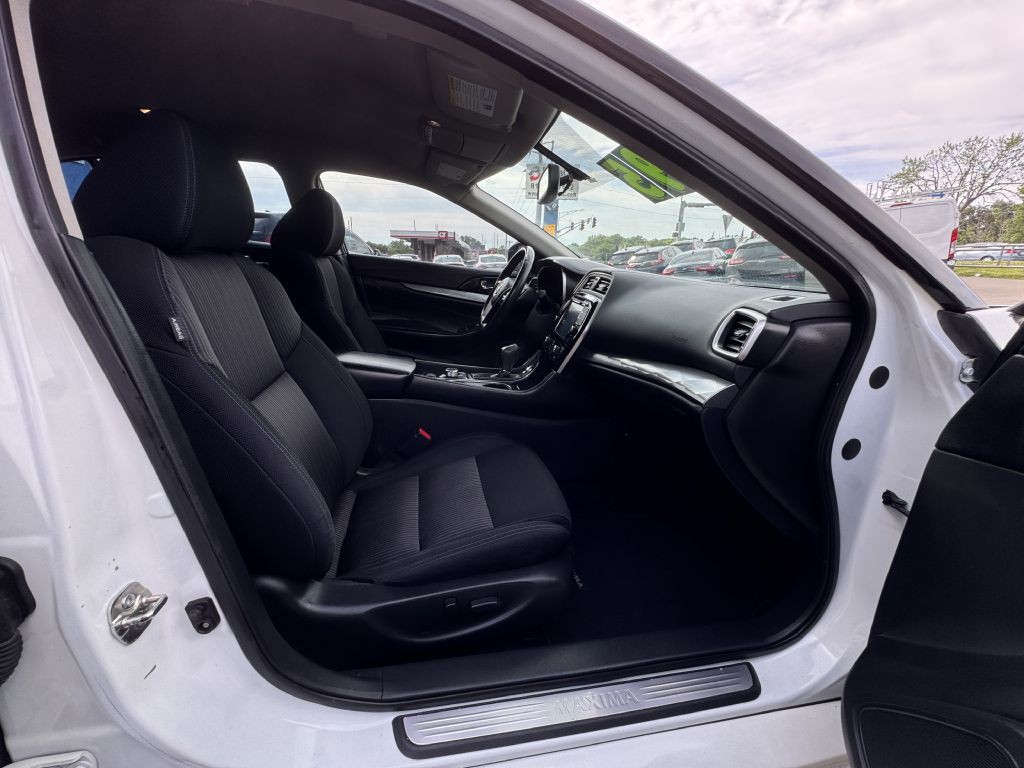 2016 Nissan Maxima Image 17