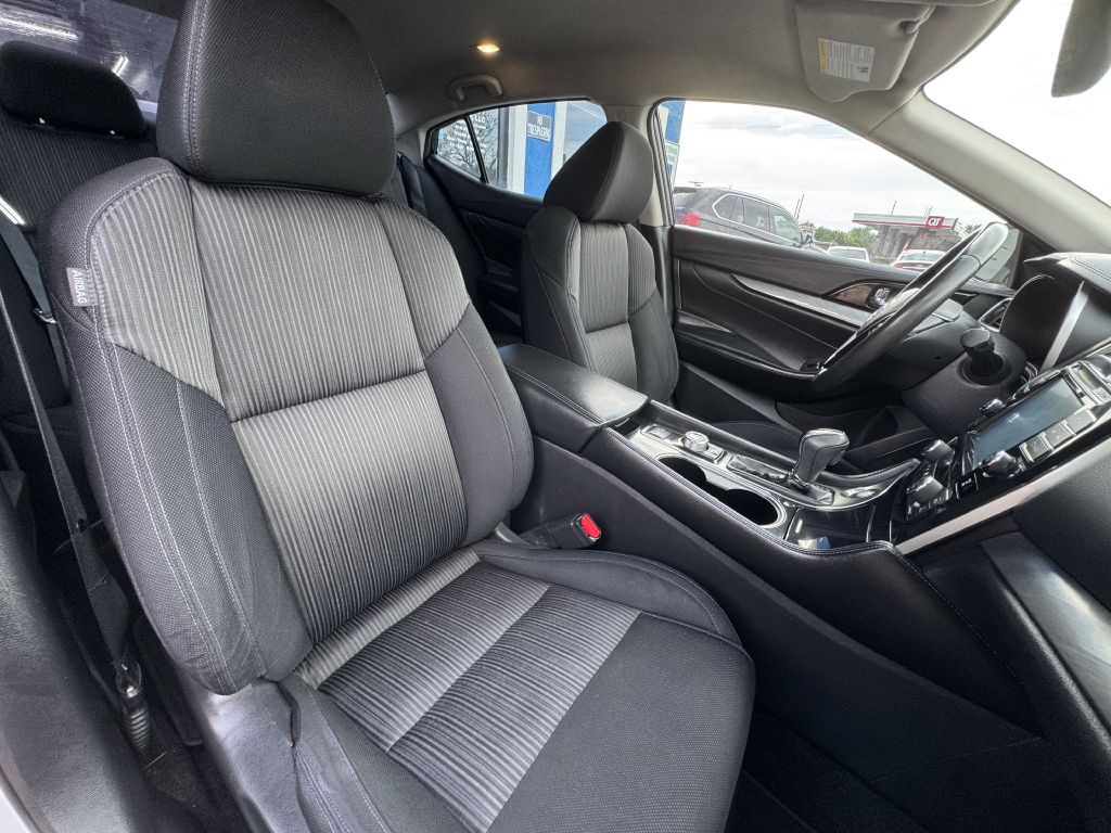 2016 Nissan Maxima Image 19