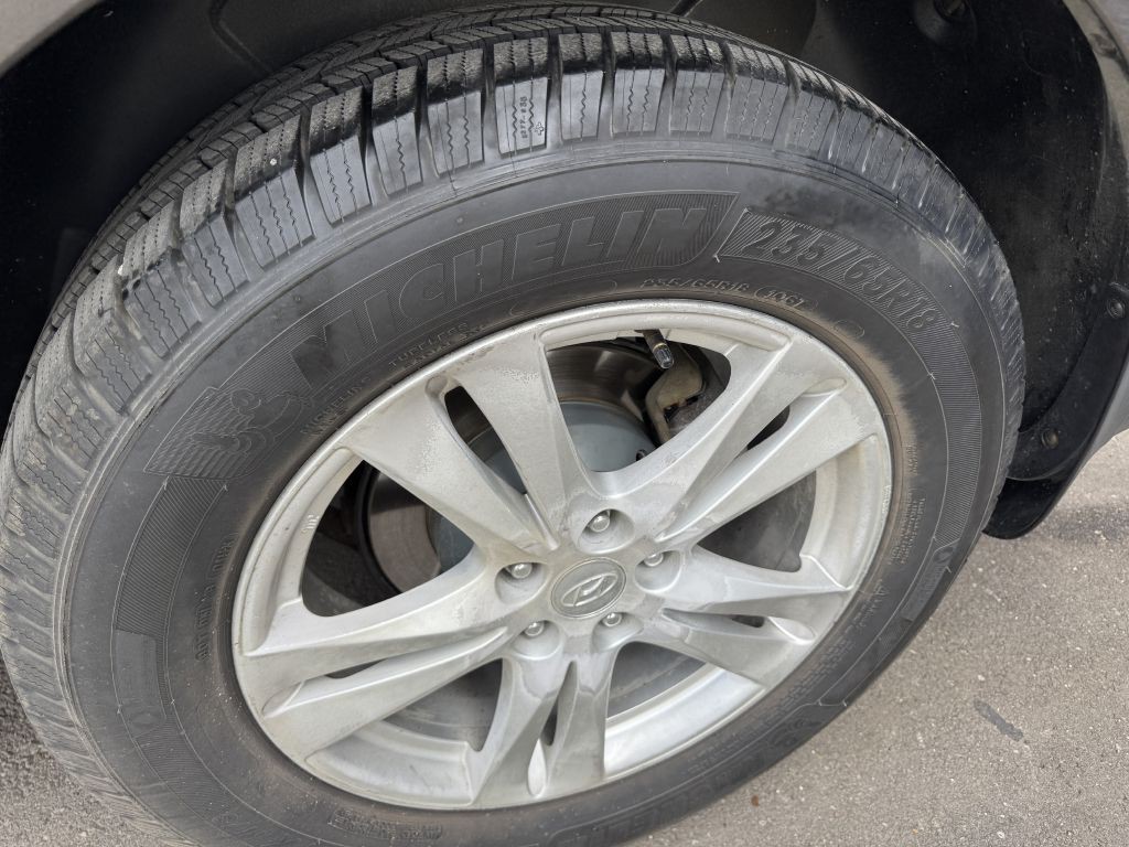 2012 Hyundai Santa Fe Image 24