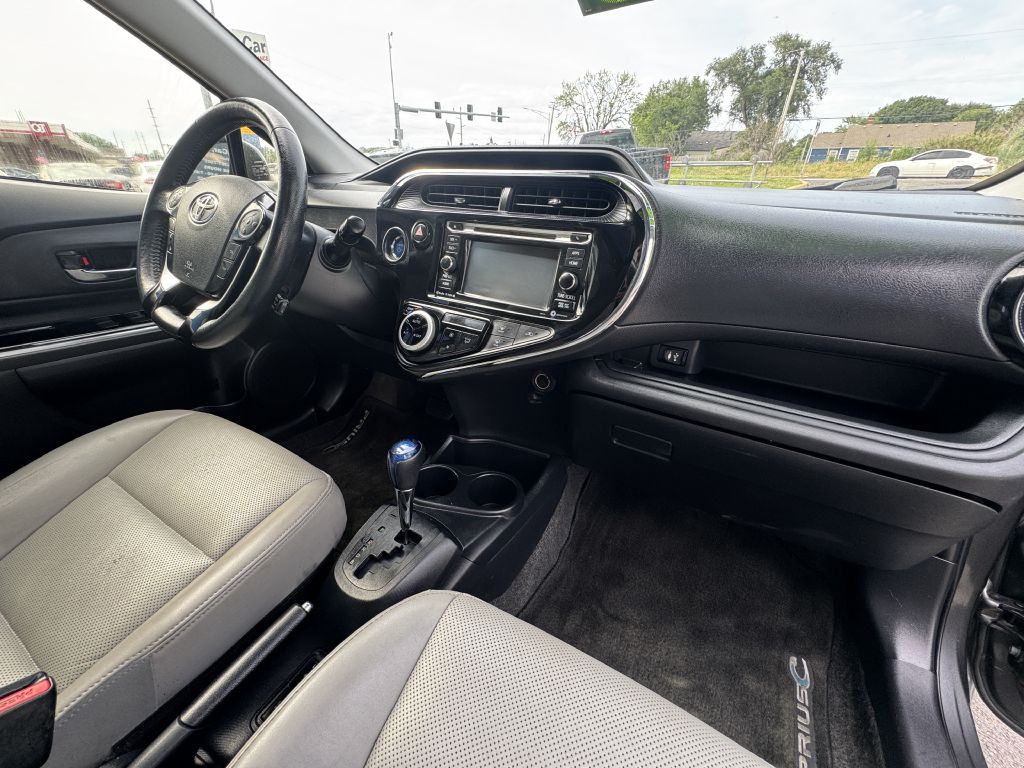 2018 Toyota Prius Image 24