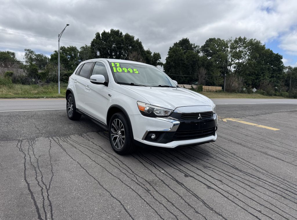 2017 Mitsubishi Outlander Image 1