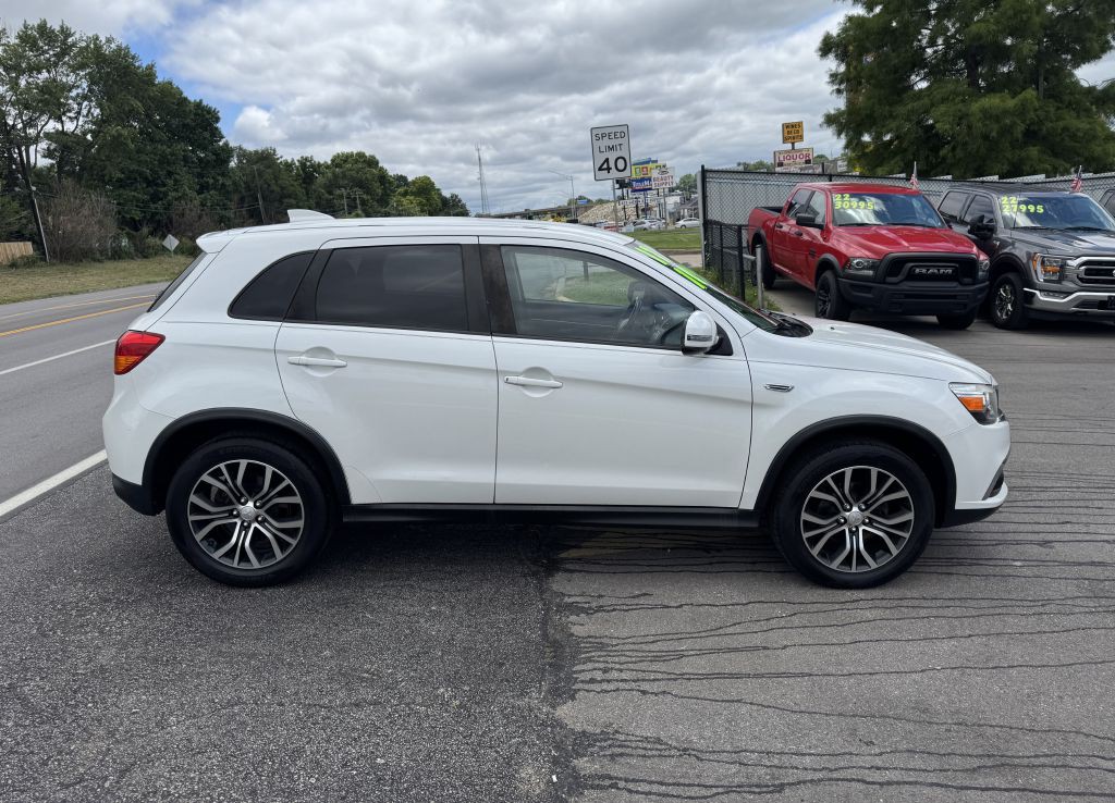 2017 Mitsubishi Outlander Image 6