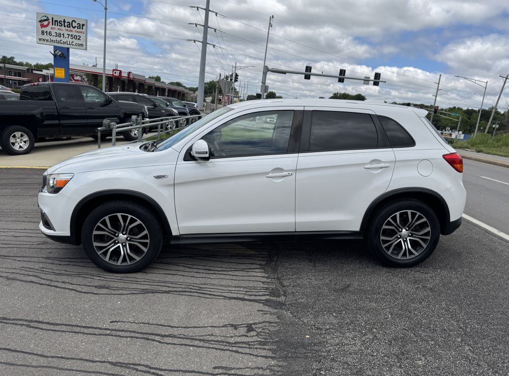 2017 Mitsubishi Outlander Image 9