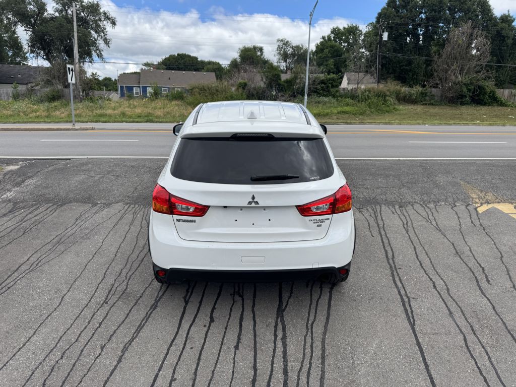 2017 Mitsubishi Outlander Image 10