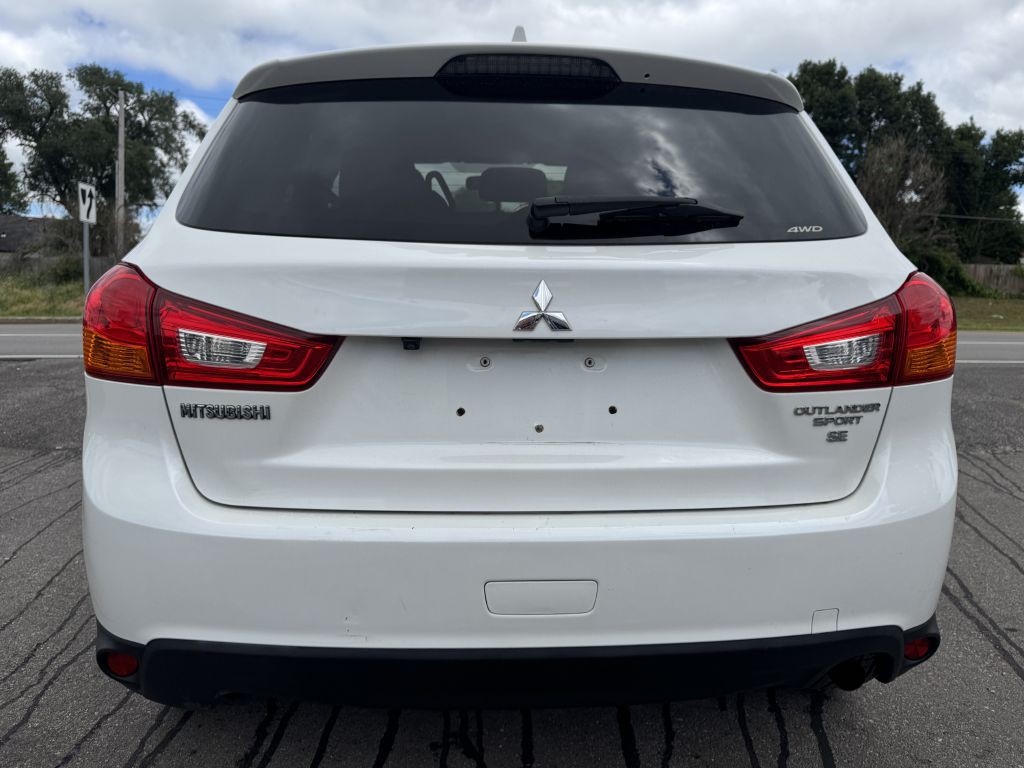 2017 Mitsubishi Outlander Image 12