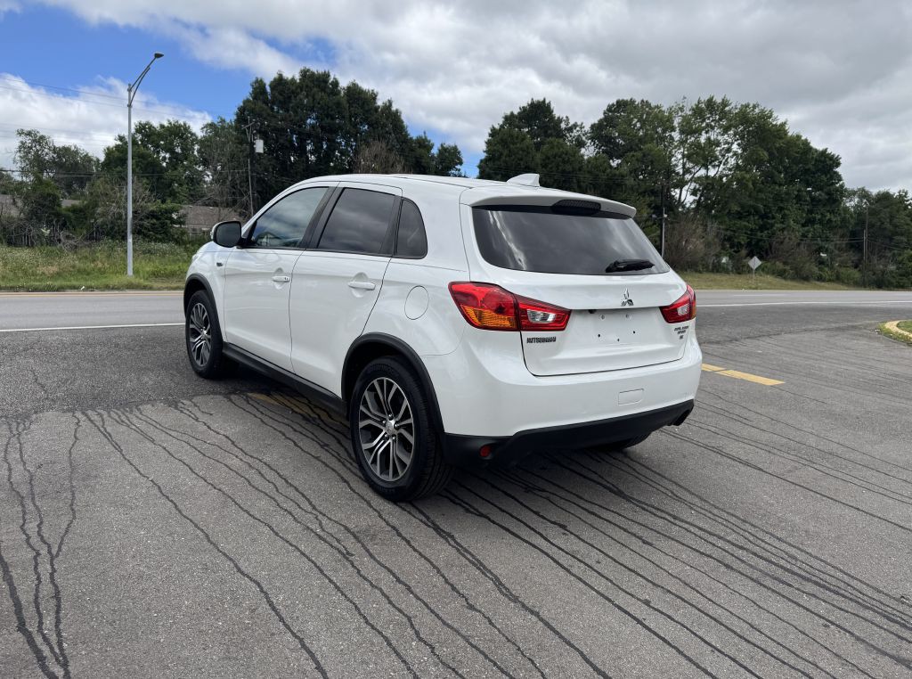 2017 Mitsubishi Outlander Image 15