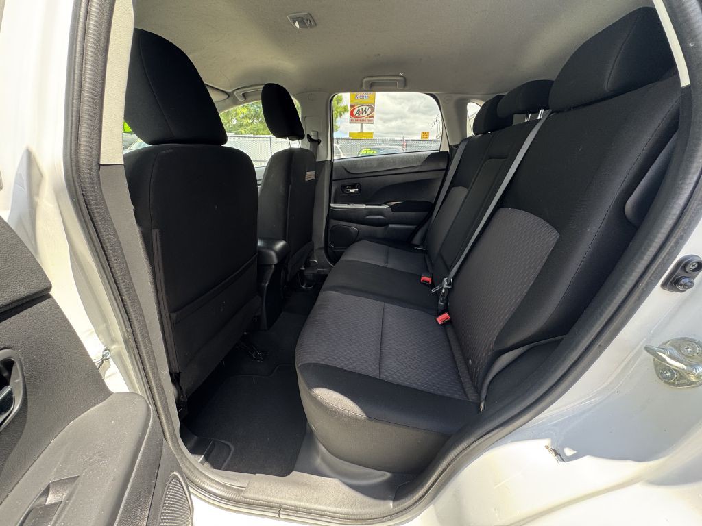 2017 Mitsubishi Outlander Image 22
