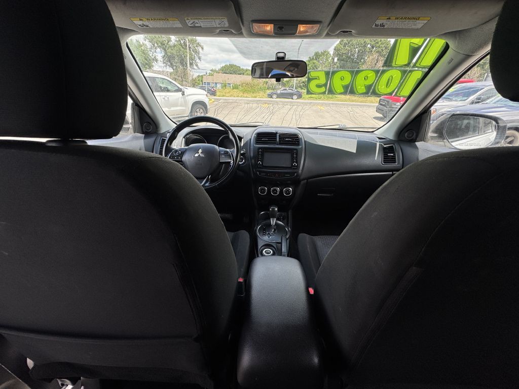 2017 Mitsubishi Outlander Image 24