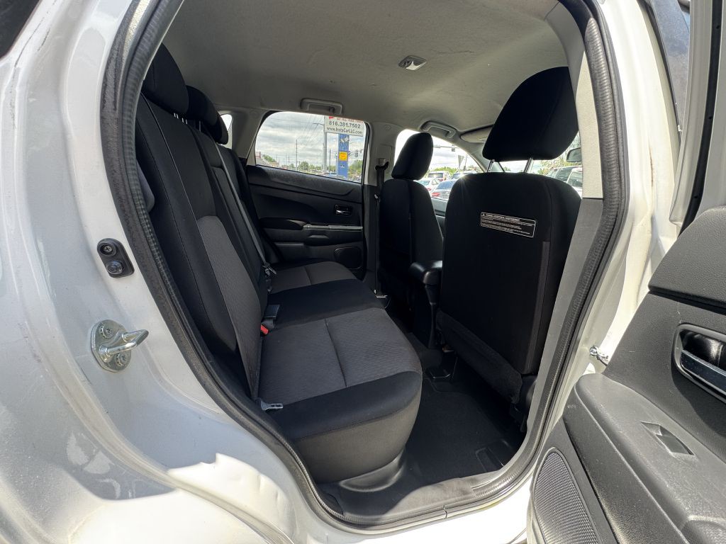 2017 Mitsubishi Outlander Image 26