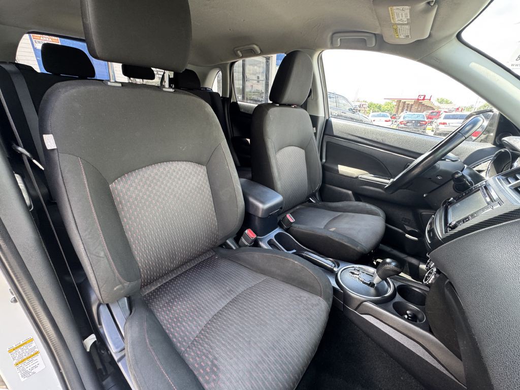 2017 Mitsubishi Outlander Image 29