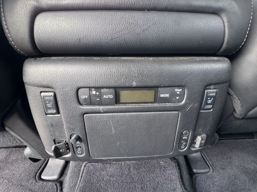 2019 Nissan Armada Image 32
