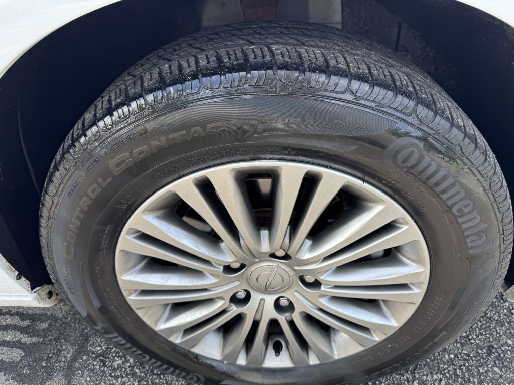 2014 Chrysler Town & Country Image 16