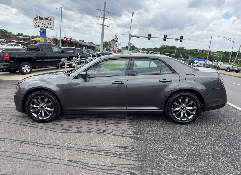 2014 Chrysler 300 Image 6