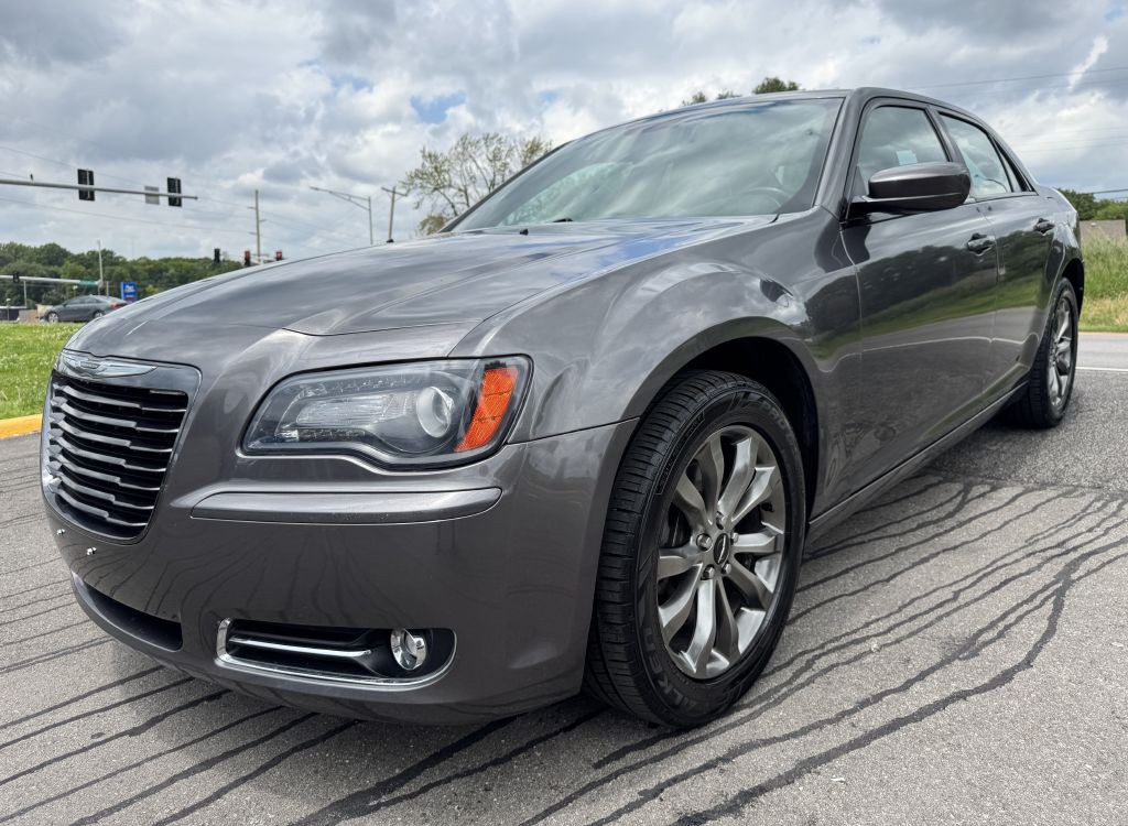 2014 Chrysler 300 Image 8