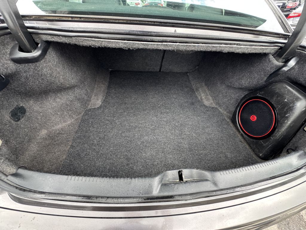2014 Chrysler 300 Image 18