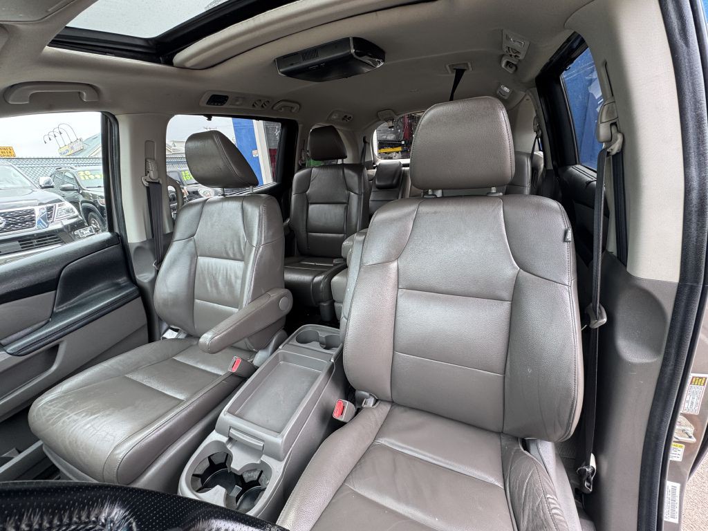 2012 Honda Odyssey Image 14