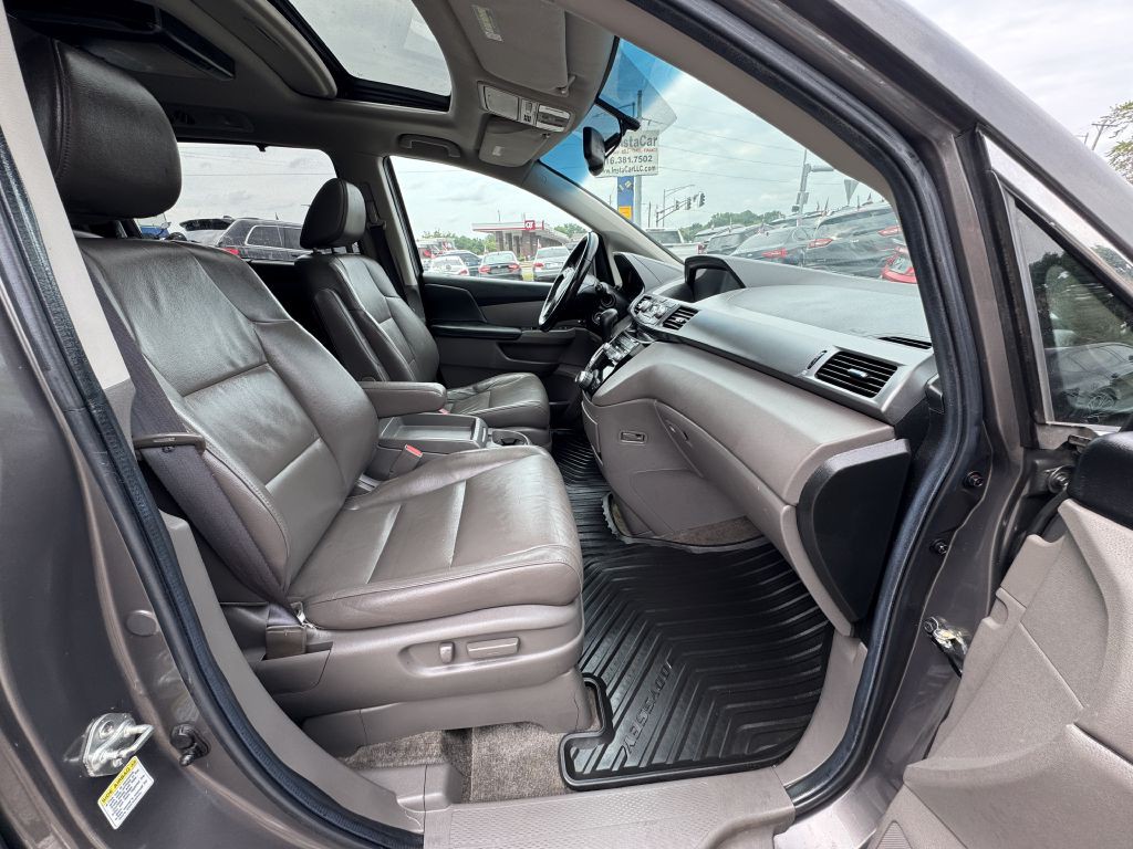 2012 Honda Odyssey Image 16