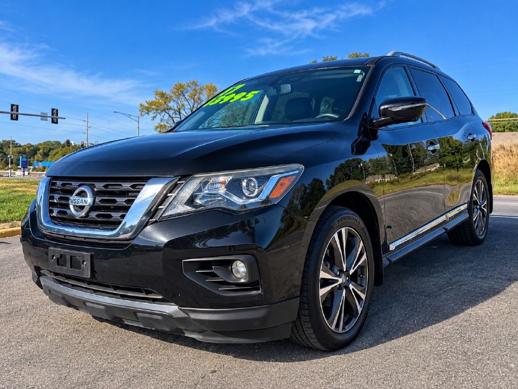 2017 Nissan Pathfinder Image 2