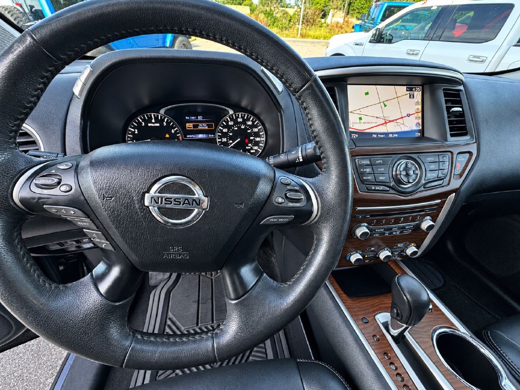 2017 Nissan Pathfinder Image 10