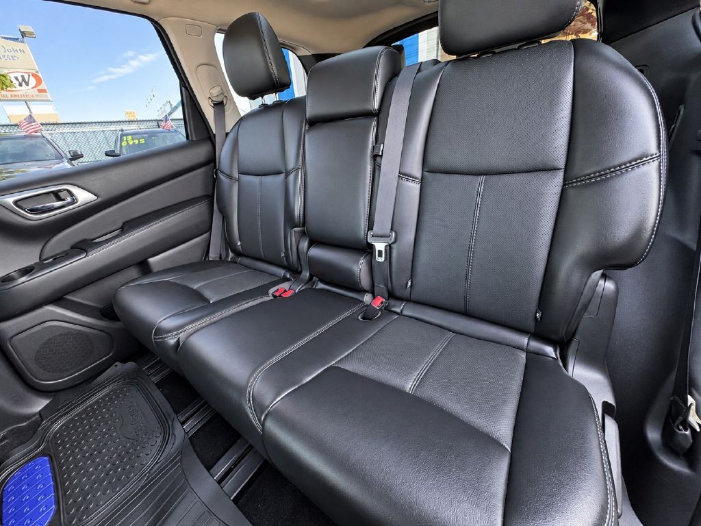 2017 Nissan Pathfinder Image 21