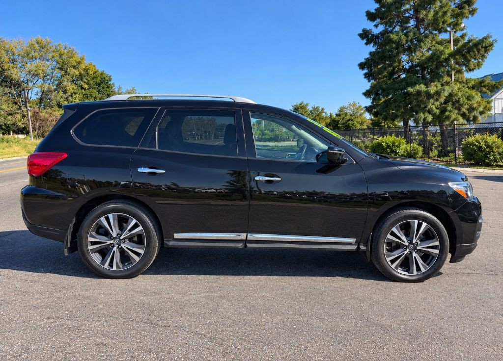 2017 Nissan Pathfinder Image 23