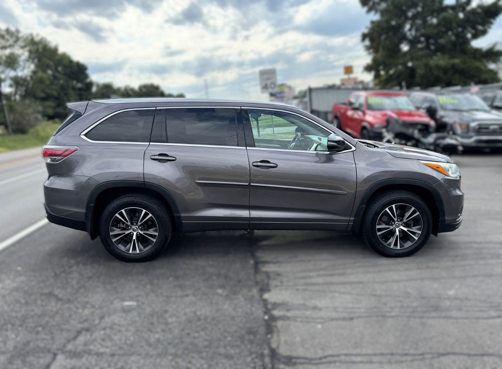 2016 Toyota Highlander Image 3