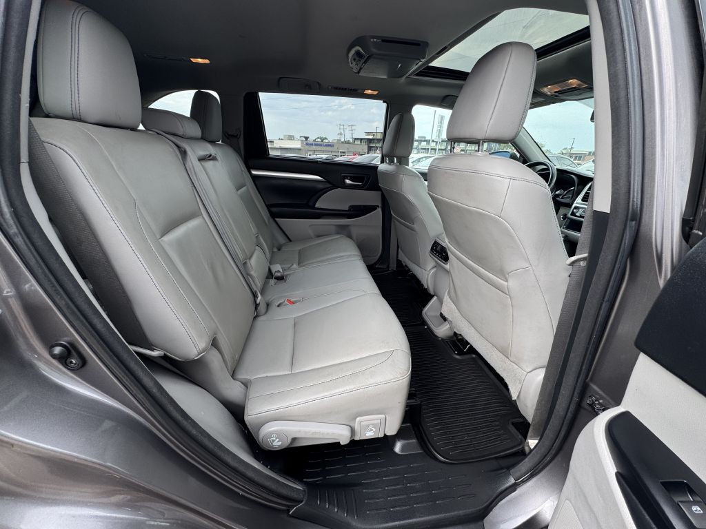 2016 Toyota Highlander Image 9