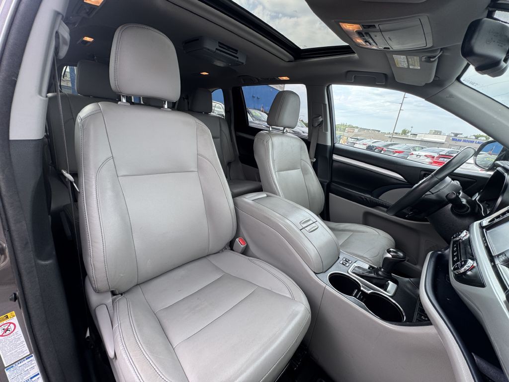 2016 Toyota Highlander Image 13