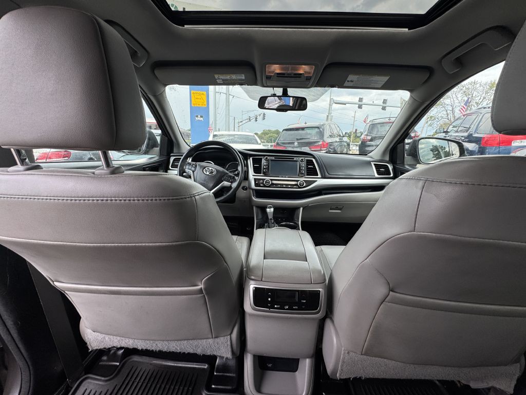 2016 Toyota Highlander Image 15
