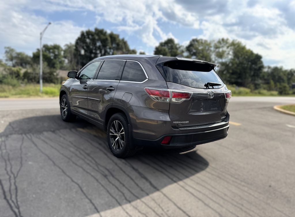 2016 Toyota Highlander Image 25