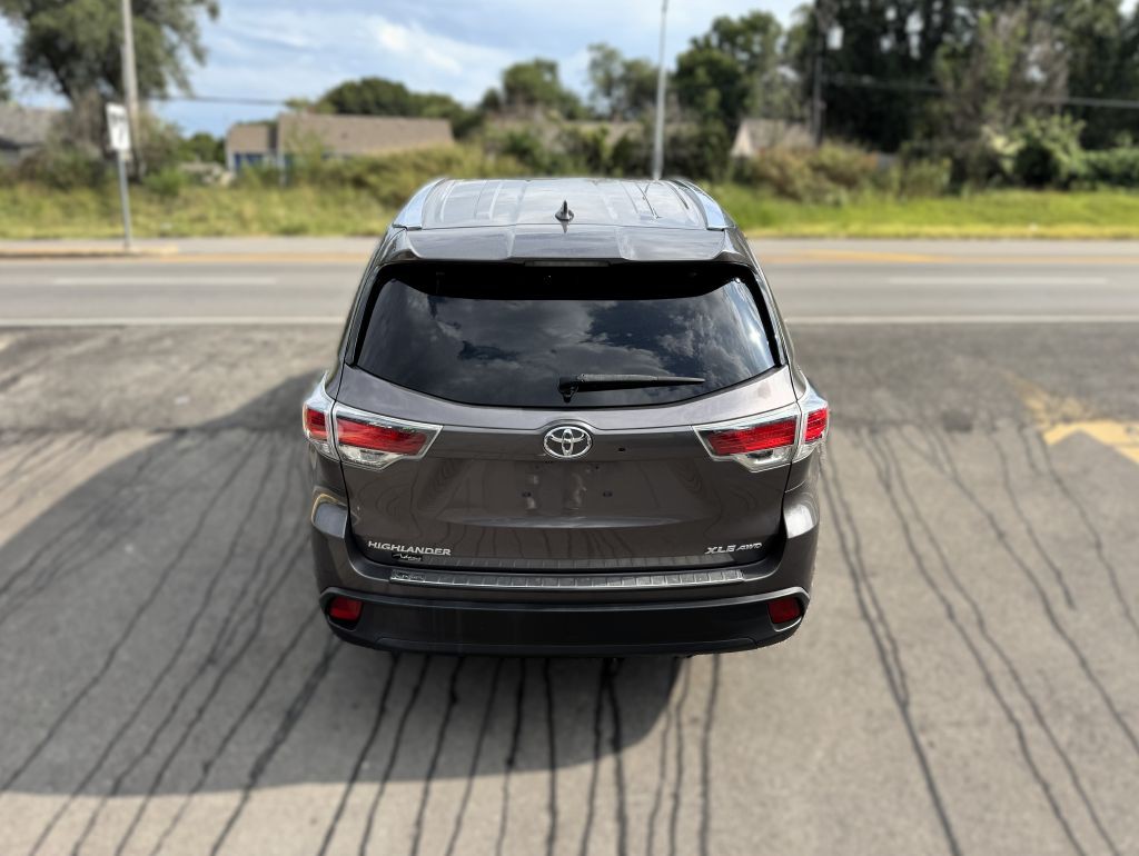 2016 Toyota Highlander Image 26