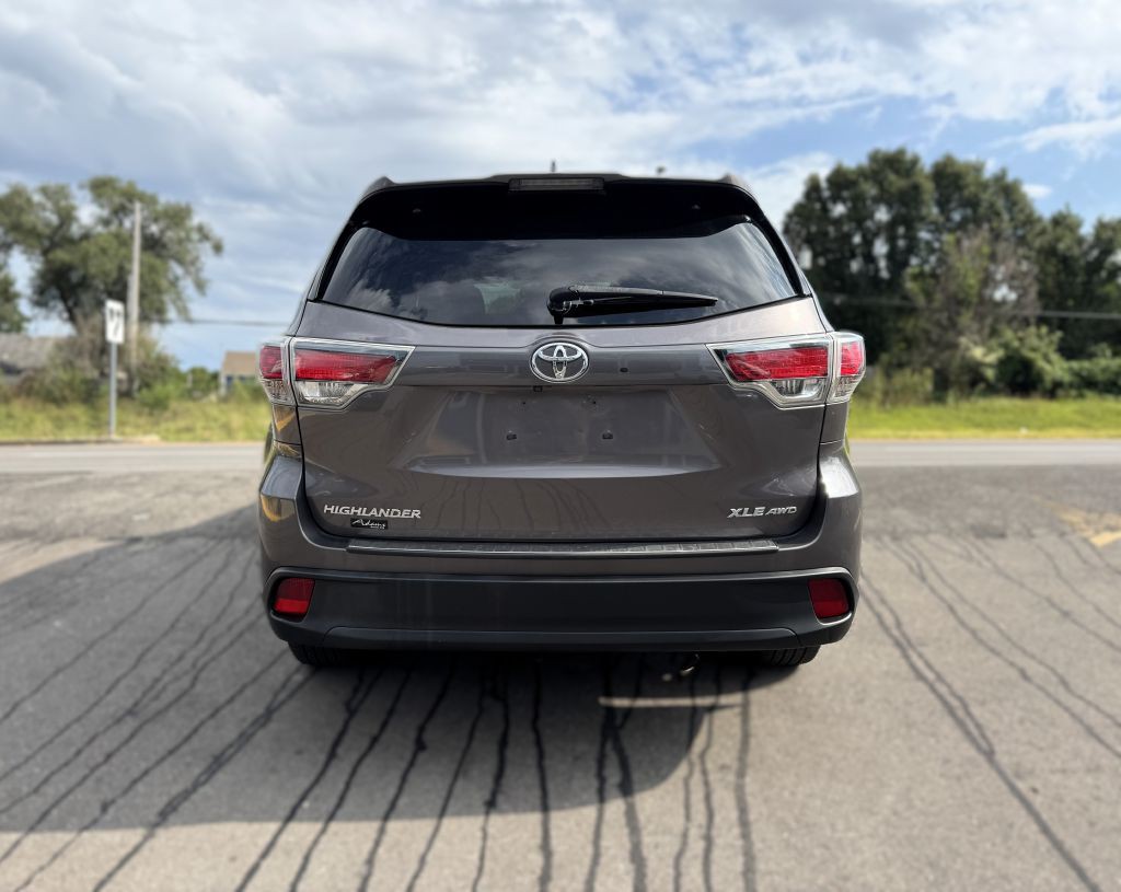 2016 Toyota Highlander Image 27