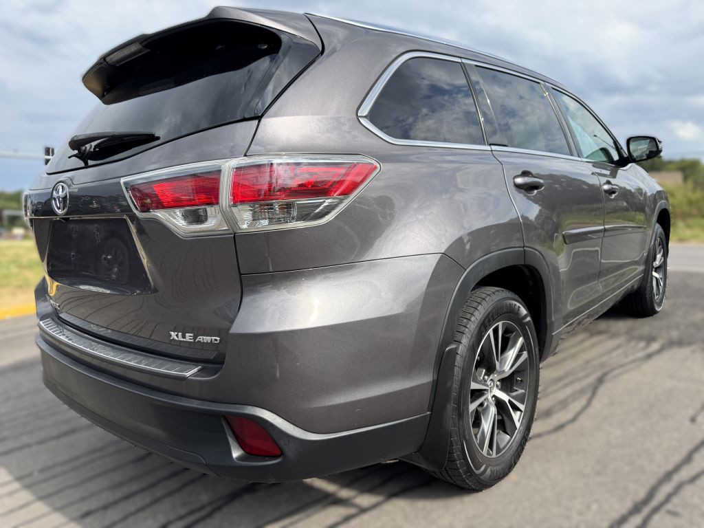 2016 Toyota Highlander Image 29