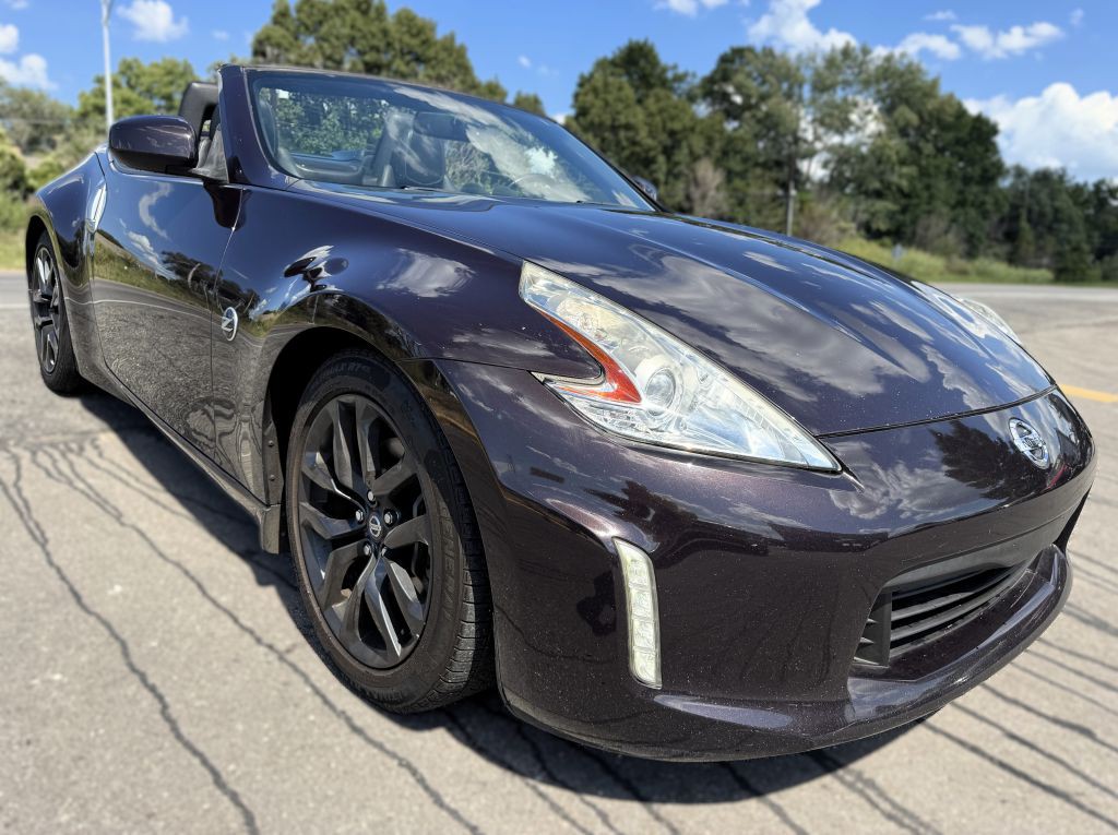 2017 Nissan 370Z Image 4