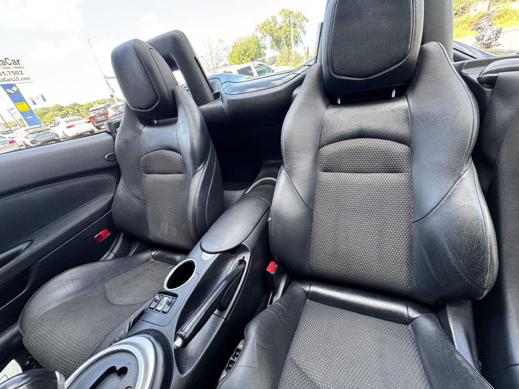 2017 Nissan 370Z Image 6