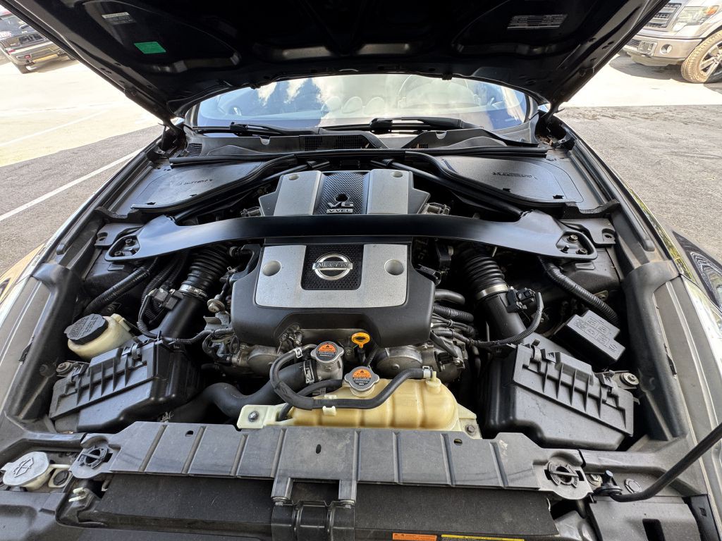 2017 Nissan 370Z Image 7