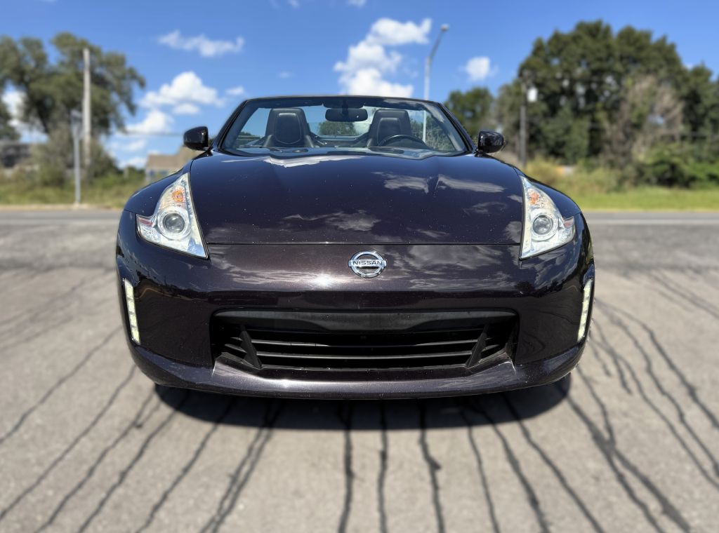 2017 Nissan 370Z Image 15